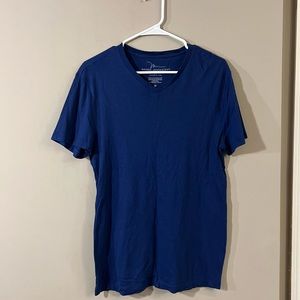 Marc Anthony size S v neck